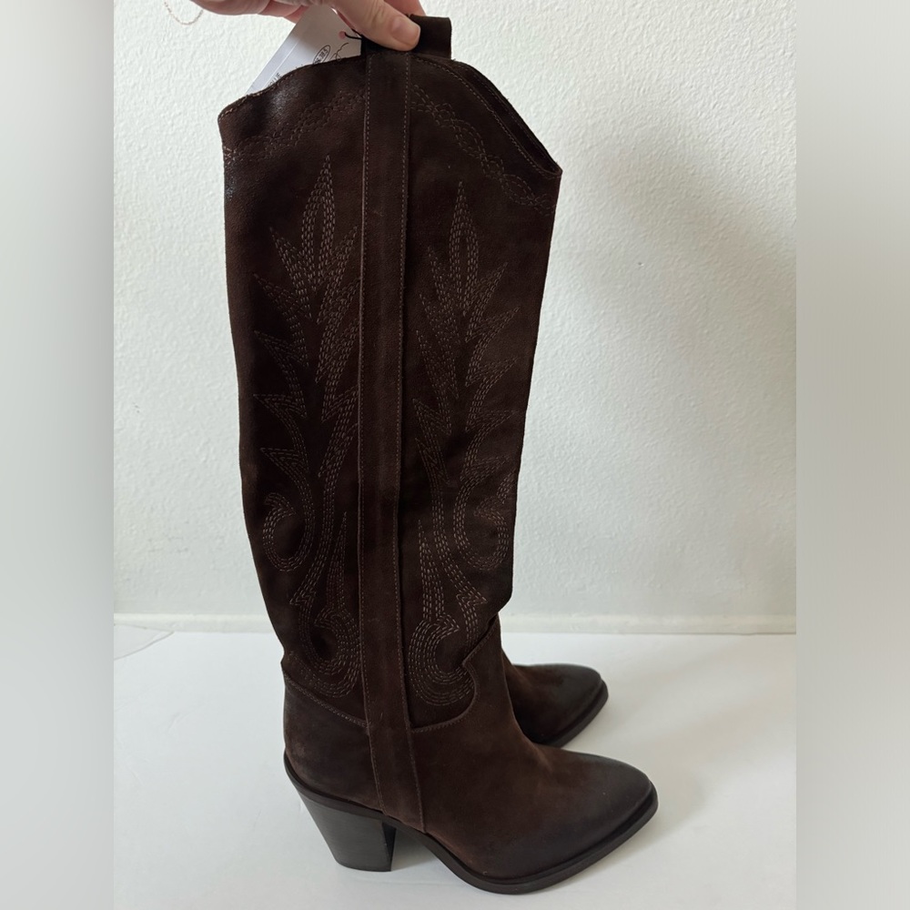 NWT-Gorgeous Italian Women's Brown Suede Heeled Boots - Classic Western Style - Picture 11 of 13